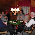 Meget konsentrert spillere. Fra venstre Jan Torseter, Harald Voktor, Eivind Løftingsmo og verten selv Walther Andreassen.
